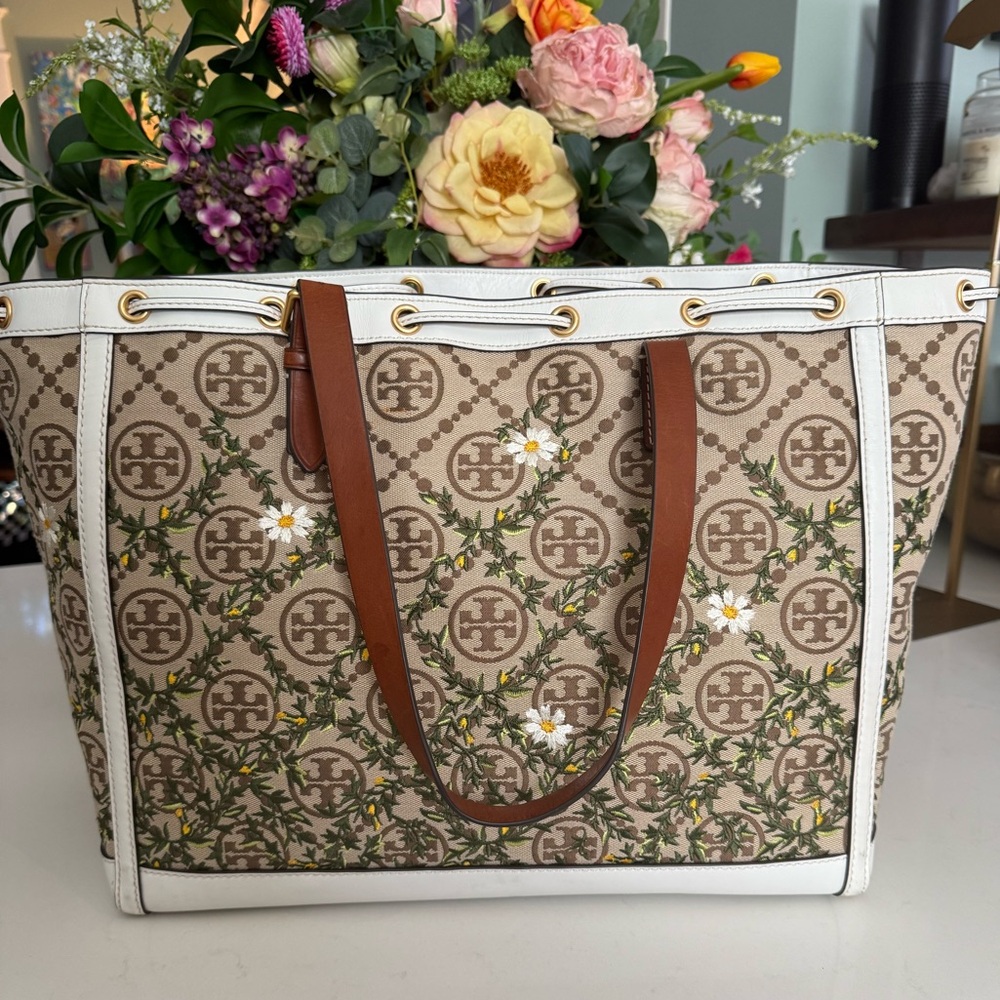 Tory Burch T Monogram Jacquard Embroidered Tote ~ EUC w/Dust Bag Included - Picture 3 of 14